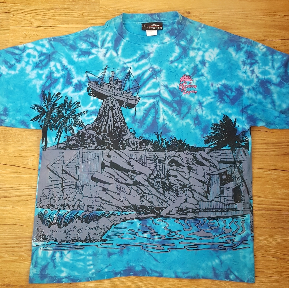 Vintage Typhoon Lagoon Disney Original tshirt
